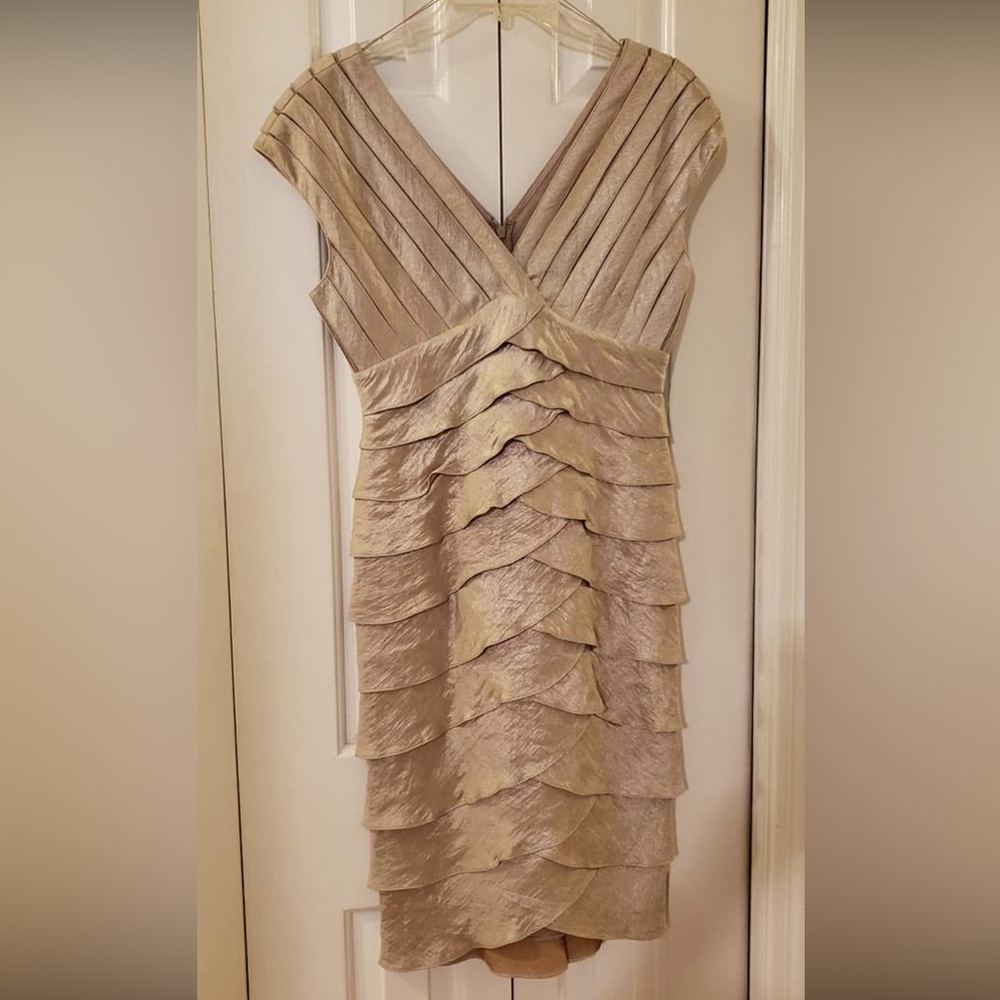 Adrianna Papell Cream Sheath Midi Dress with V-Neck and Ruffled Tiers